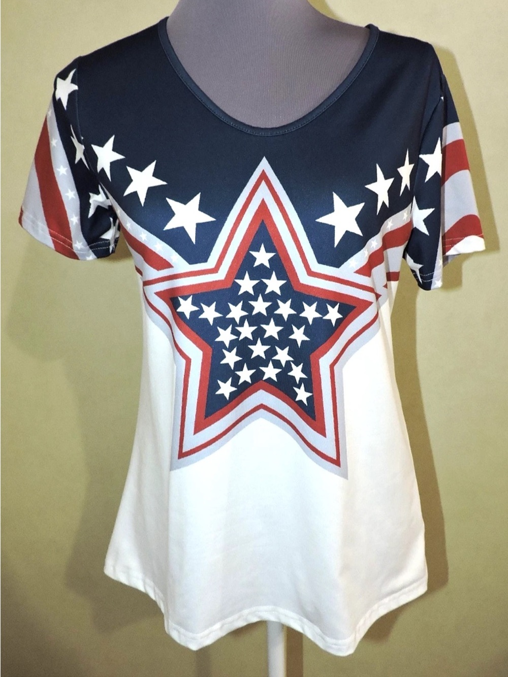 PATRIOTIC RED/WHITE AND BLUE WITH STARS Top Size M